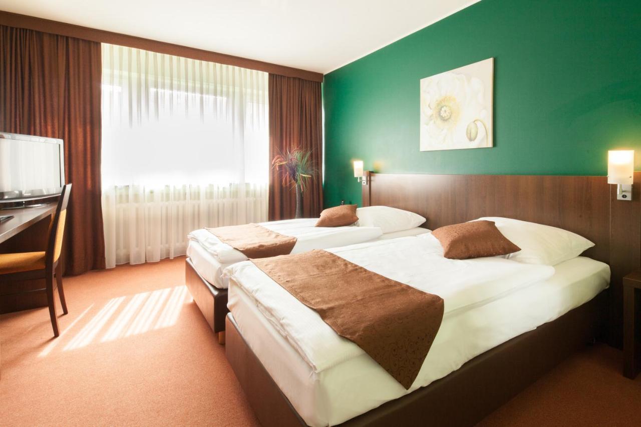 Hotel Mondial Langenfeld  Exterior photo
