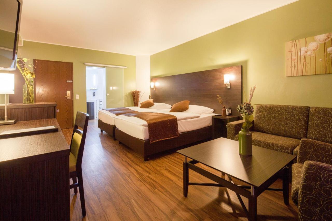 Hotel Mondial Langenfeld  Exterior photo